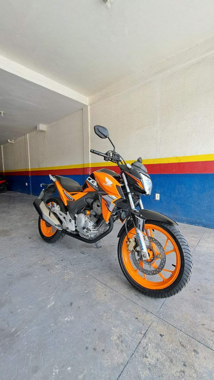 HONDA CB 250F TWISTER ABS FRENTE DIREITA